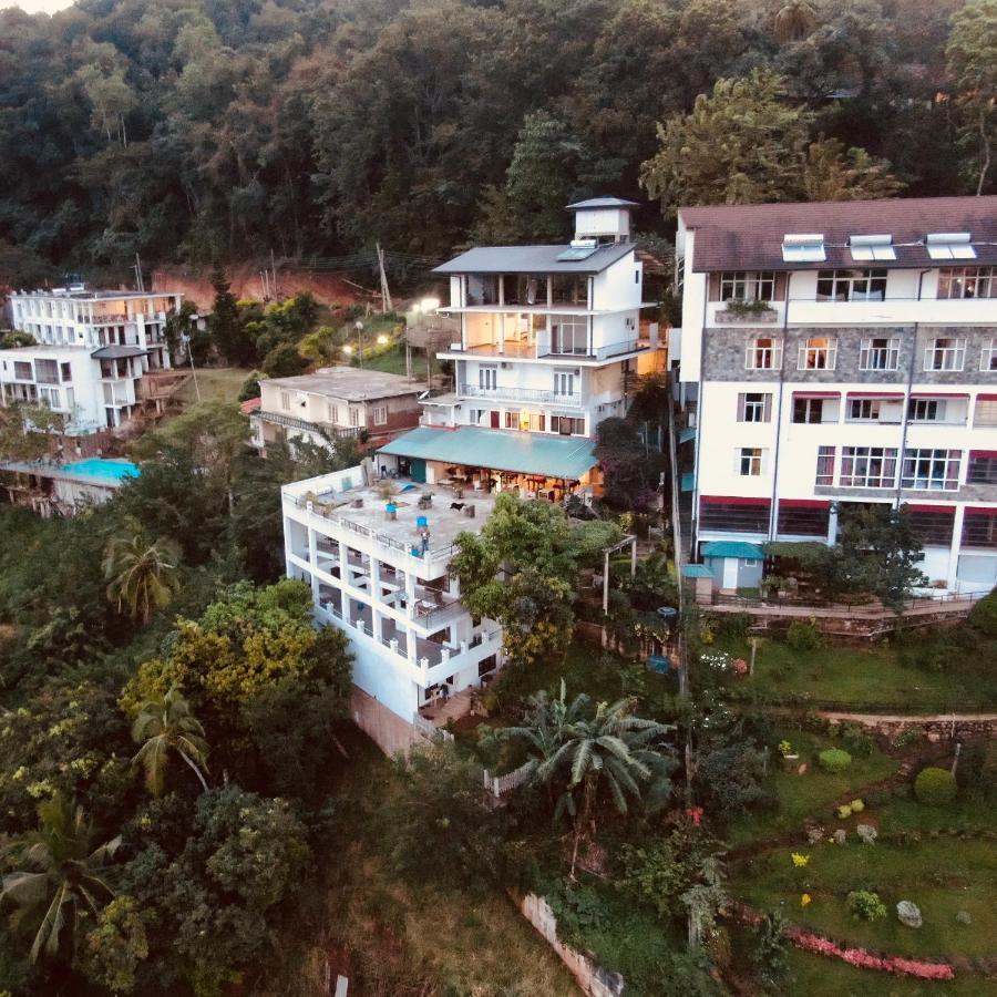 Blinkbonnie Inn Kandy Eksteriør billede