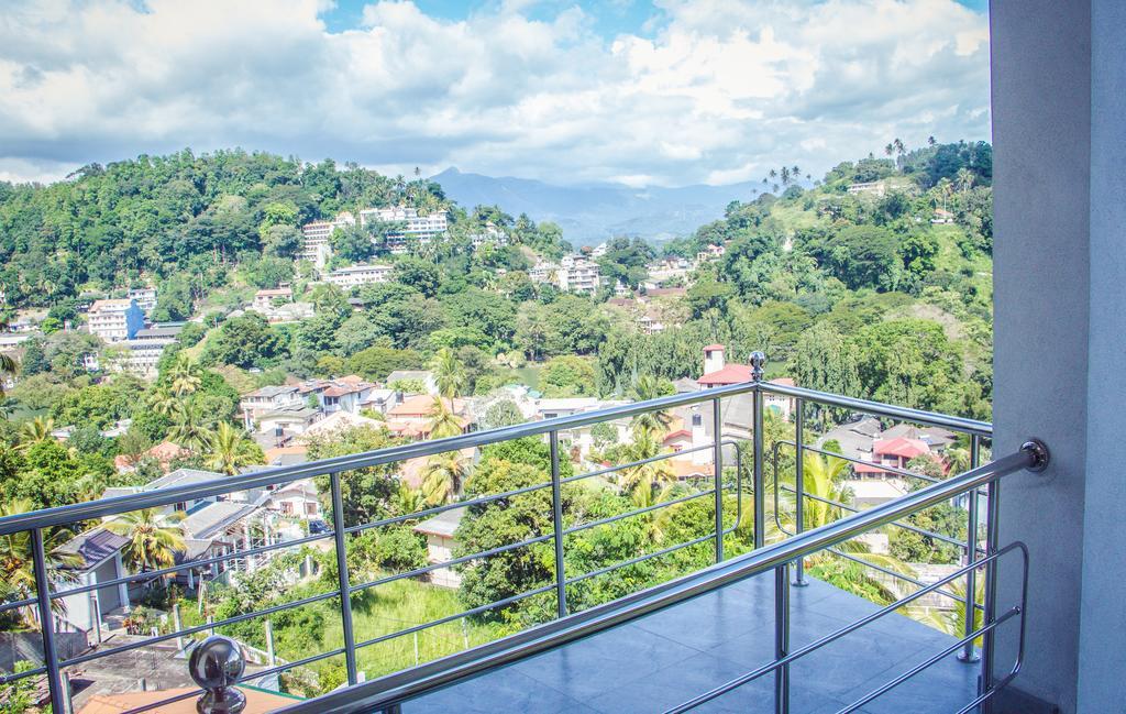 Blinkbonnie Inn Kandy Værelse billede